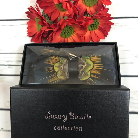 Handmade Blue and Emerald Green Feather Bow Tie Boutonnière Lapel Pin Set - Picture 8 of 12